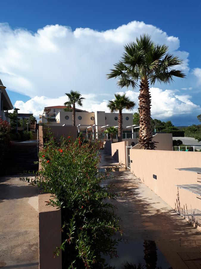 Les Parasols D'Argens Hotel Roquebrune-sur-Argens Exterior foto